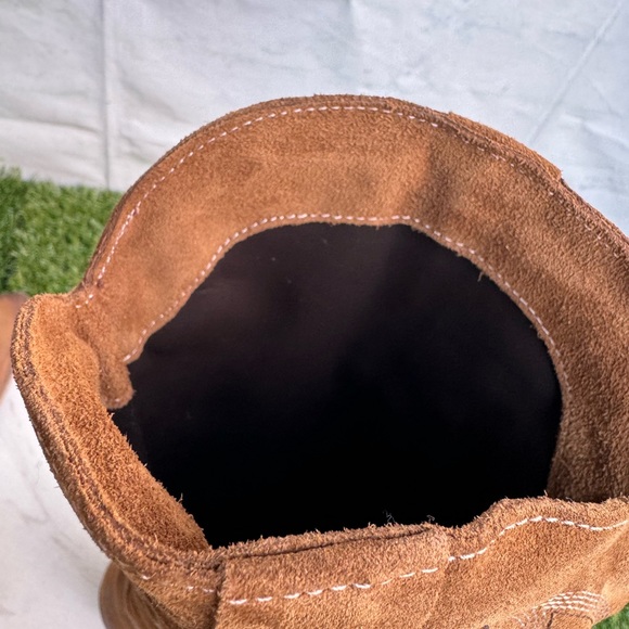 ZIGI Rosary Western Boot
ZIGI Suede Light Brown size 41 US 10 New - Picture 9 of 13